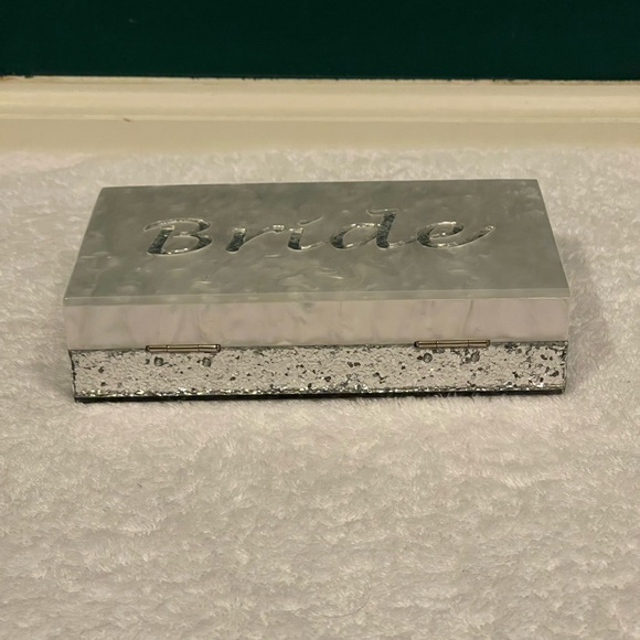 Bridal Acrylic Clutch with Chain Option - Roomy - NWOT * - Picture 3 of 16